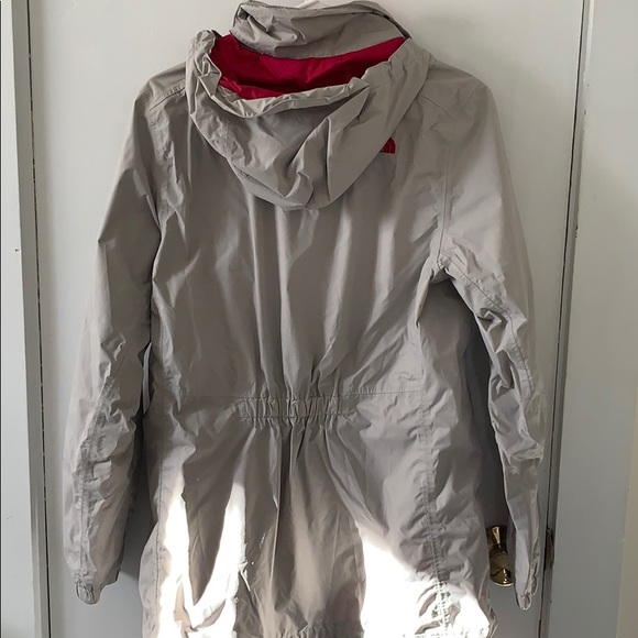 North face Women’s Rain Jacket - Picture 3 of 3